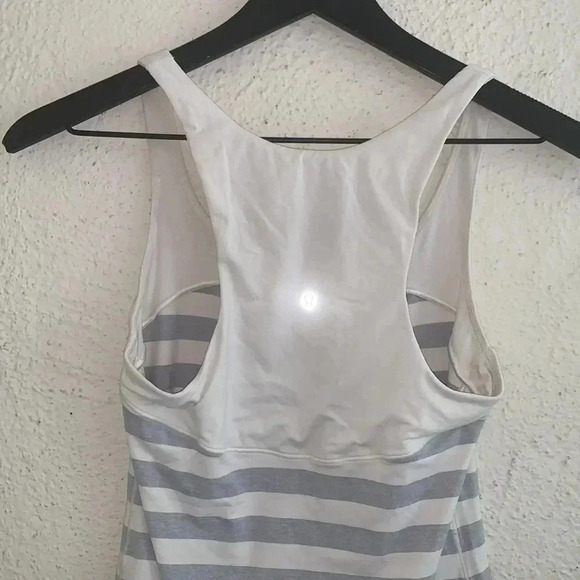 Lululemon Cream Gray Striped Yoga Tank Top Size 4 - Picture 7 of 9